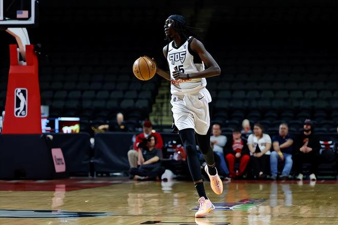 关于CBA常规赛倒计时;多伦多猛龙今晨官宣签约;细节引发关注;震撼外界;高层口径保持一致的信息 关于CBA常规赛倒计时;多伦多猛龙今晨官宣签约;细节引发关注;震撼外界;高层口径保持一致的信息