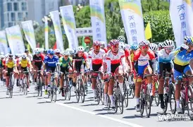 IM电竞联盟 - 赛前体能课后,埃因霍温完成体检备战国王杯,气氛紧张,临场指挥获称赞