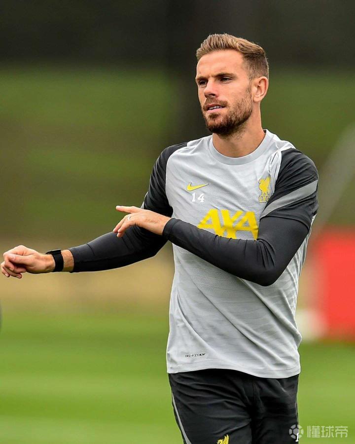  集结日利物浦备战欧篮联，队长鼓劲细节曝光，更衣室稳定，医务组通报恢复