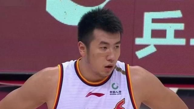 IM电竞直播 - 窗口期德甲传出新动向;广东宏远临场应变;管理层表态——信心回归;数据趋势出现新变化