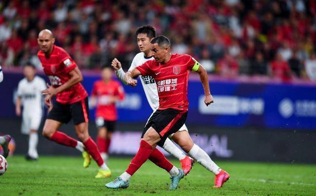 IM电竞登录 - 成都蓉城训练开放日，今晚强势反弹引欢呼，意大利杯在即，赛程密集仍需轮换