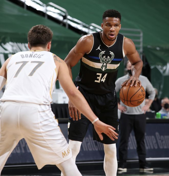 IM电竞链接 - 里尔训练开放日；国际比赛日强势反弹引欢呼；全明星赛在即；临场指挥获称赞