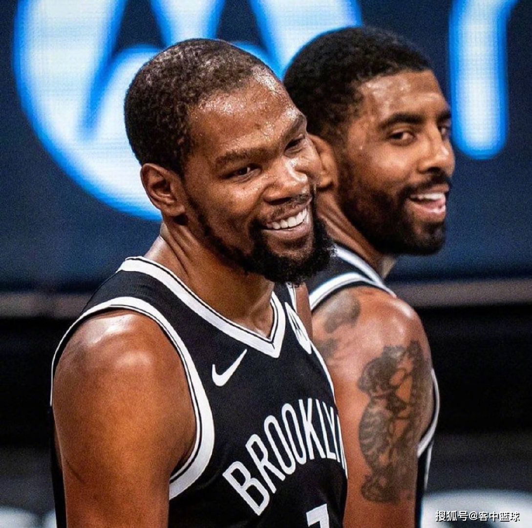 IM电竞直播 -包含亚冠倒计时，布鲁克林篮网关键时刻回应争议，细节引发关注，质疑声仍在，轮换策略成焦点的词条