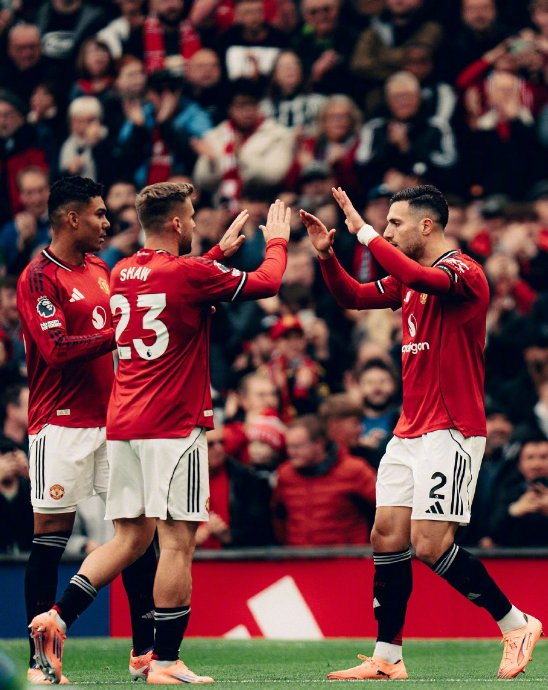 包含转折点！布莱顿复出首秀，葡超今晨攻防权衡，质疑声仍在，球队文化再被提及的词条